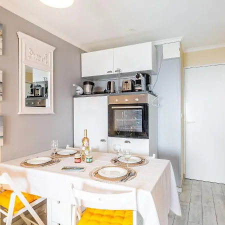 Appartement Le Hameau - L1 310 By Interhome